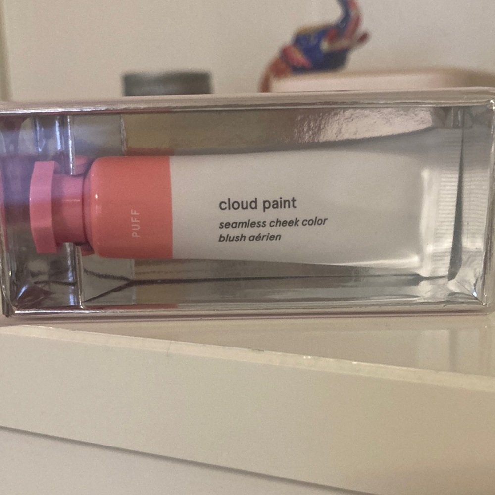 Glossier Cloud Paint Puff